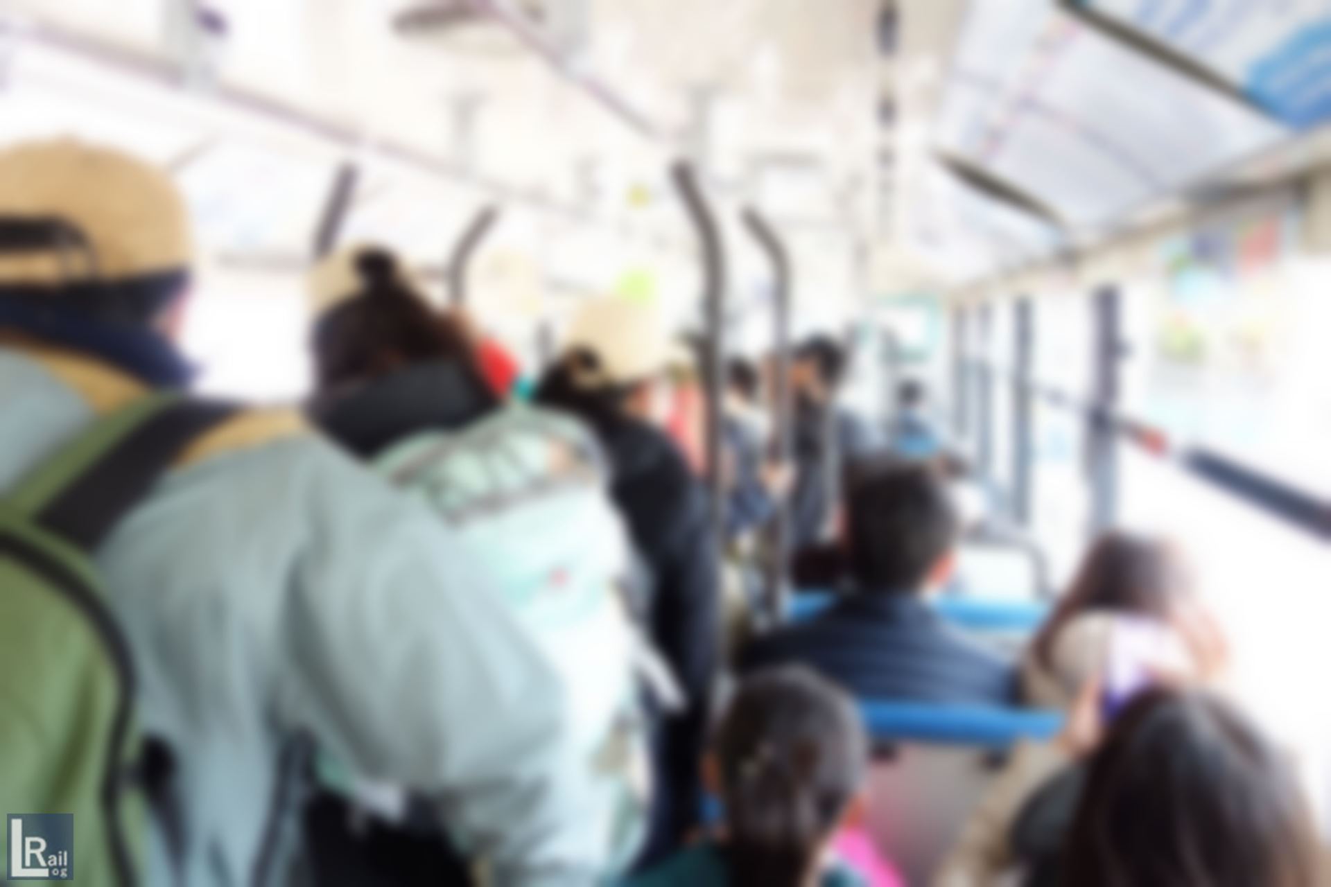 休日ダイヤ三峯神社12時30分発西武秩父行きバスの混雑状況