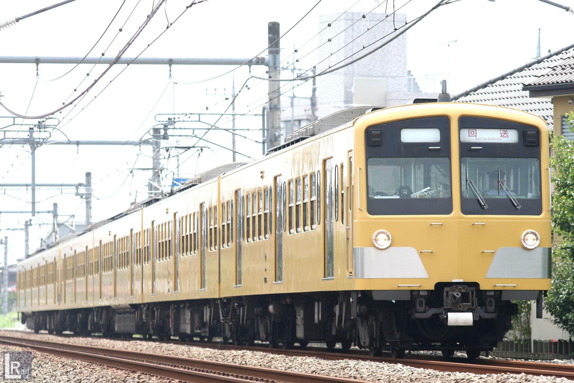 飯能で向きを変え、235Fを先頭に武蔵丘車両検修場へ向かう回送列車