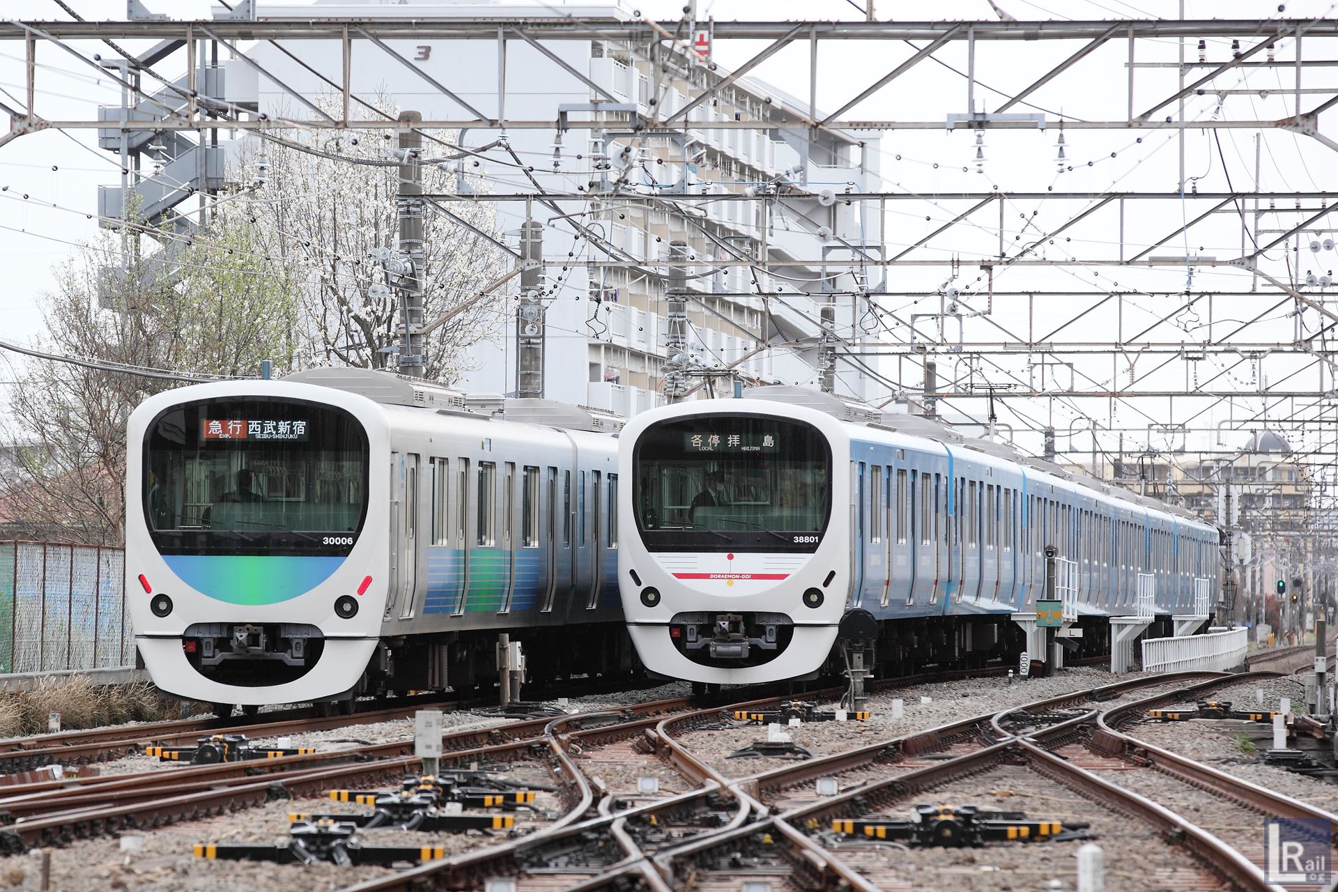西武新宿線ドラえもん電車の時刻表は？いつ走る？何台ある？【鉄道マニアが答えます】